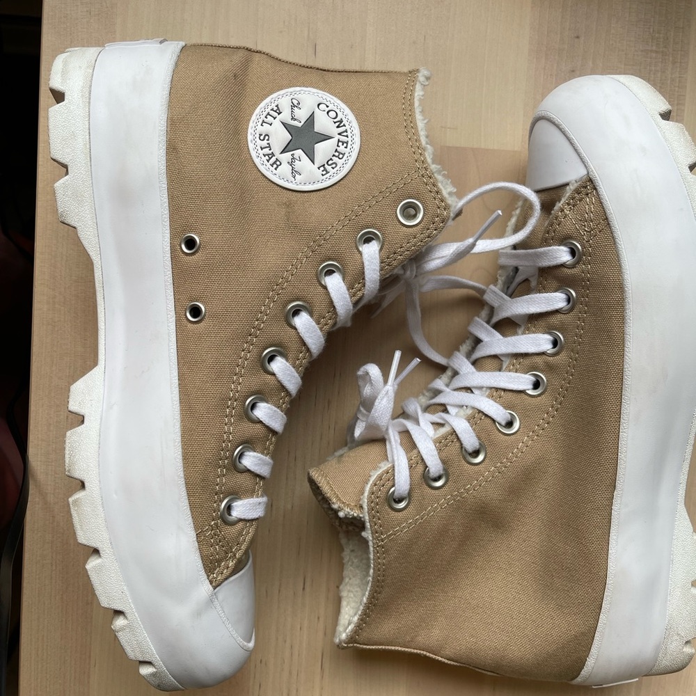 Tan lugged converse size 9